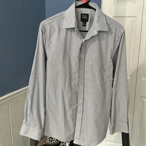 Two Jos A. Bank Men’s Shirts - Picture 5 of 7